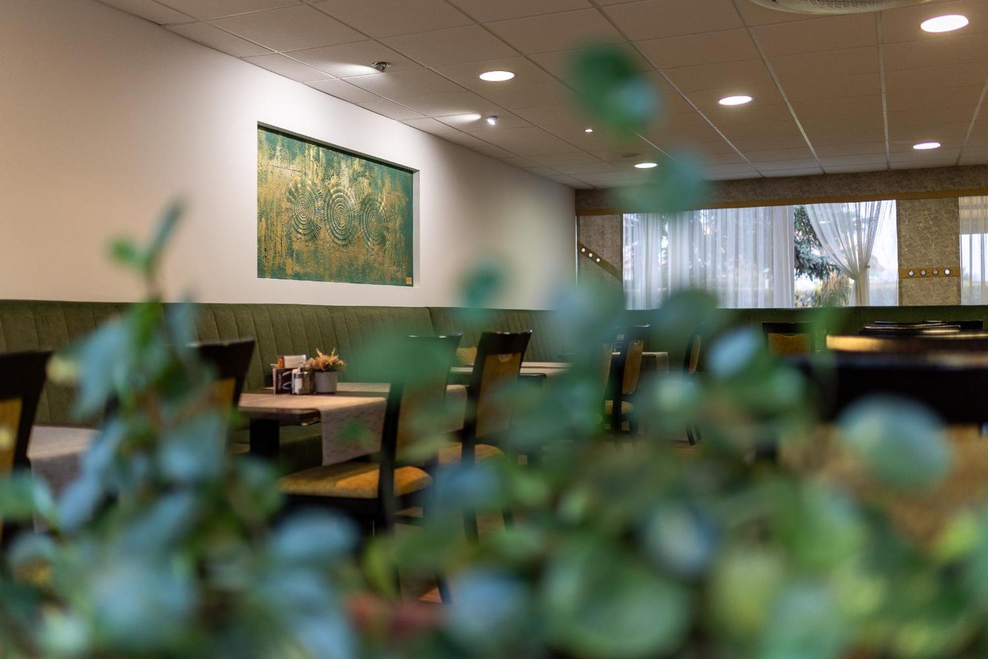 Art Hotel Superior 잘라카로쉬 외부 사진